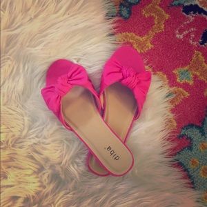 NEW- diba Hot Pink Bow Sandals - Size 8.5